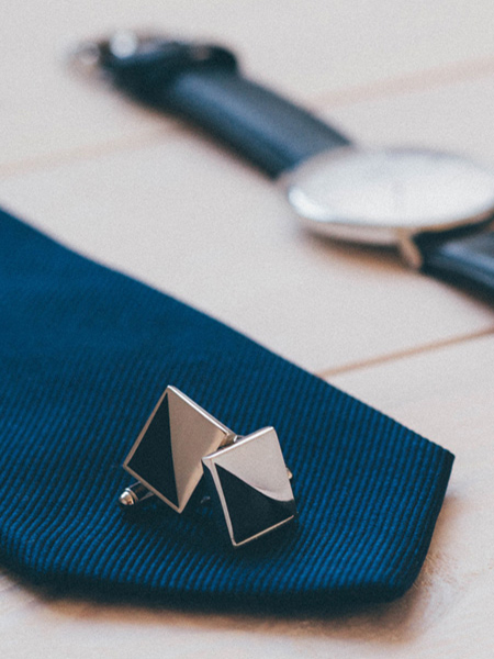 elegant-tie--watch_528574007.jpg